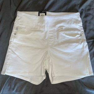 Pull on shorts 2/$25